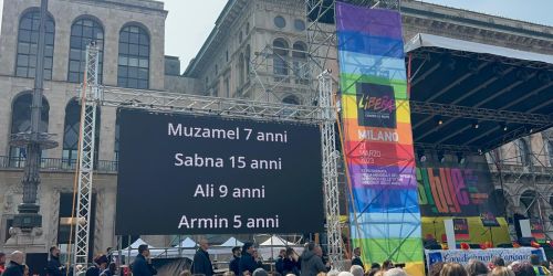 «Le mafie vincono dove l'umanità naufraga». Libera legge i nomi delle vittime della strage di Cutro - VIDEO