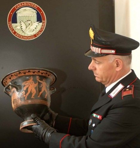 Recuperati oltre duemila reperti archeologici