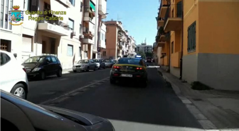 Droga e denaro sequestrati, arrestato a Reggio un 35enne