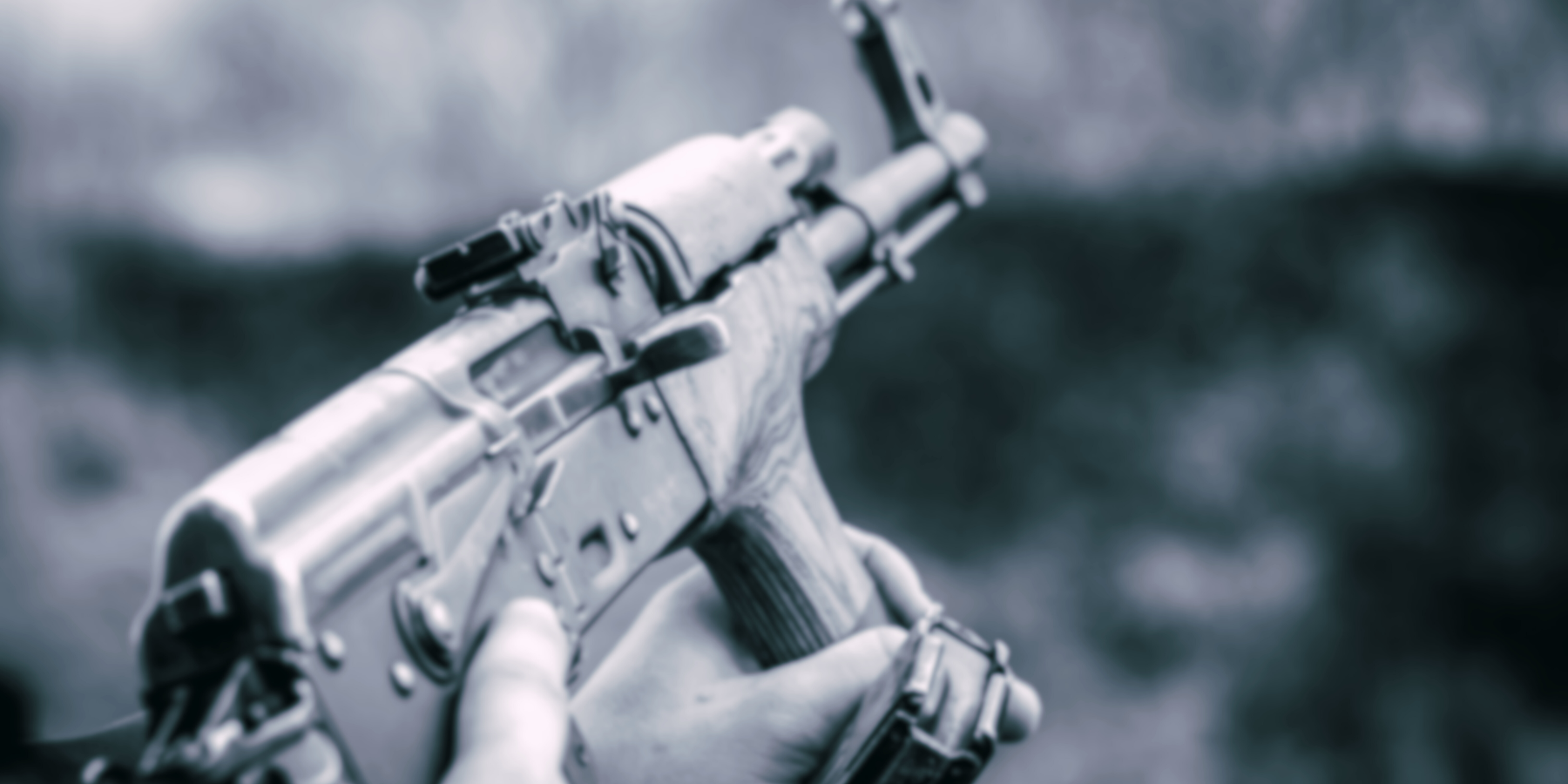 ‘Ndrangheta e armi da guerra in vendita, trattative per un kalashnikov con le munizioni: «Sono pulite»