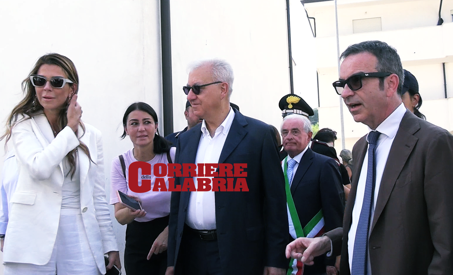 Mantovano a San Ferdinando: «Chiusa la tendopoli, il governo cancella la rassegnazione» – VIDEO