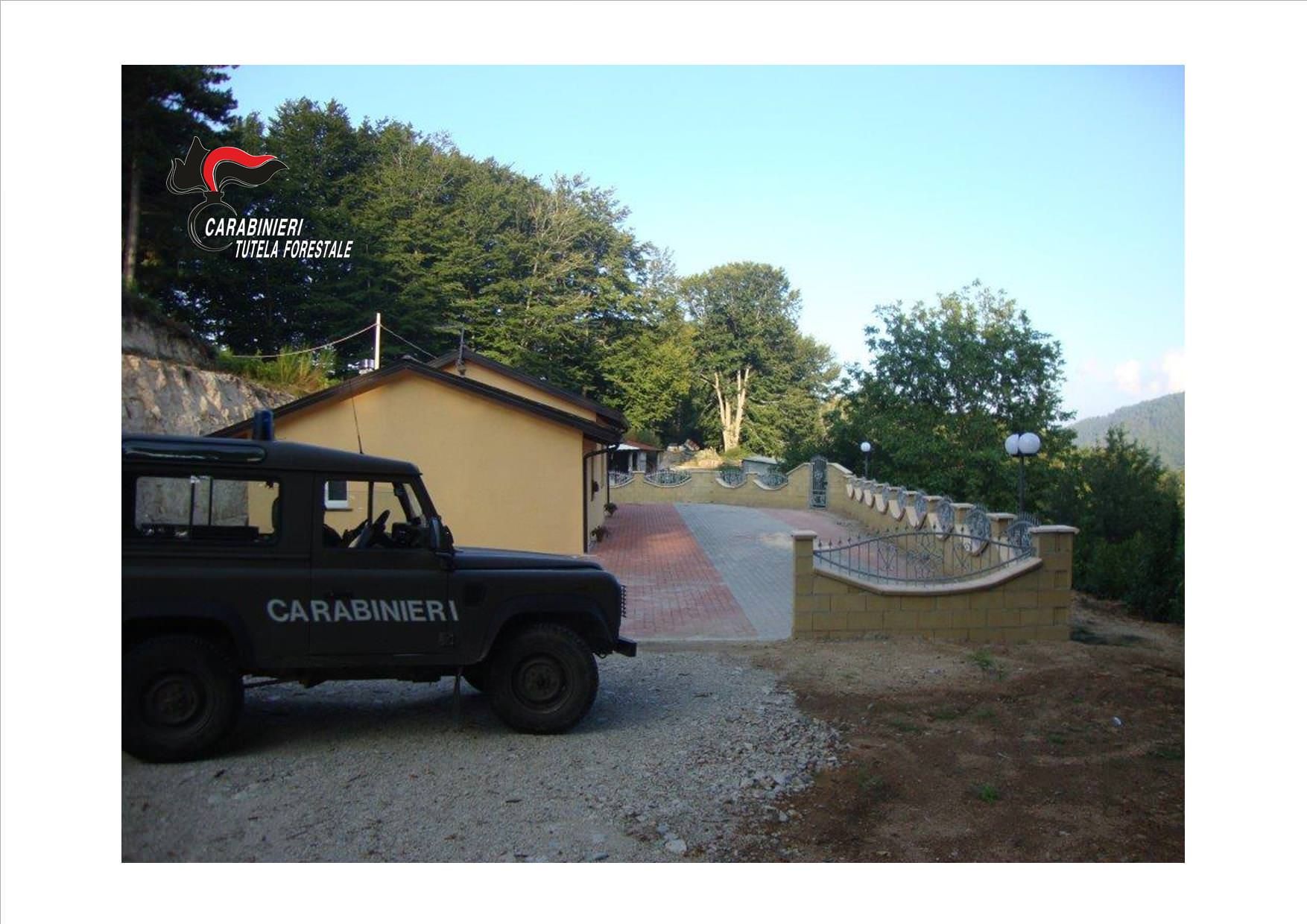Avevano costruito sul demanio, denunciati dai Carabinieri