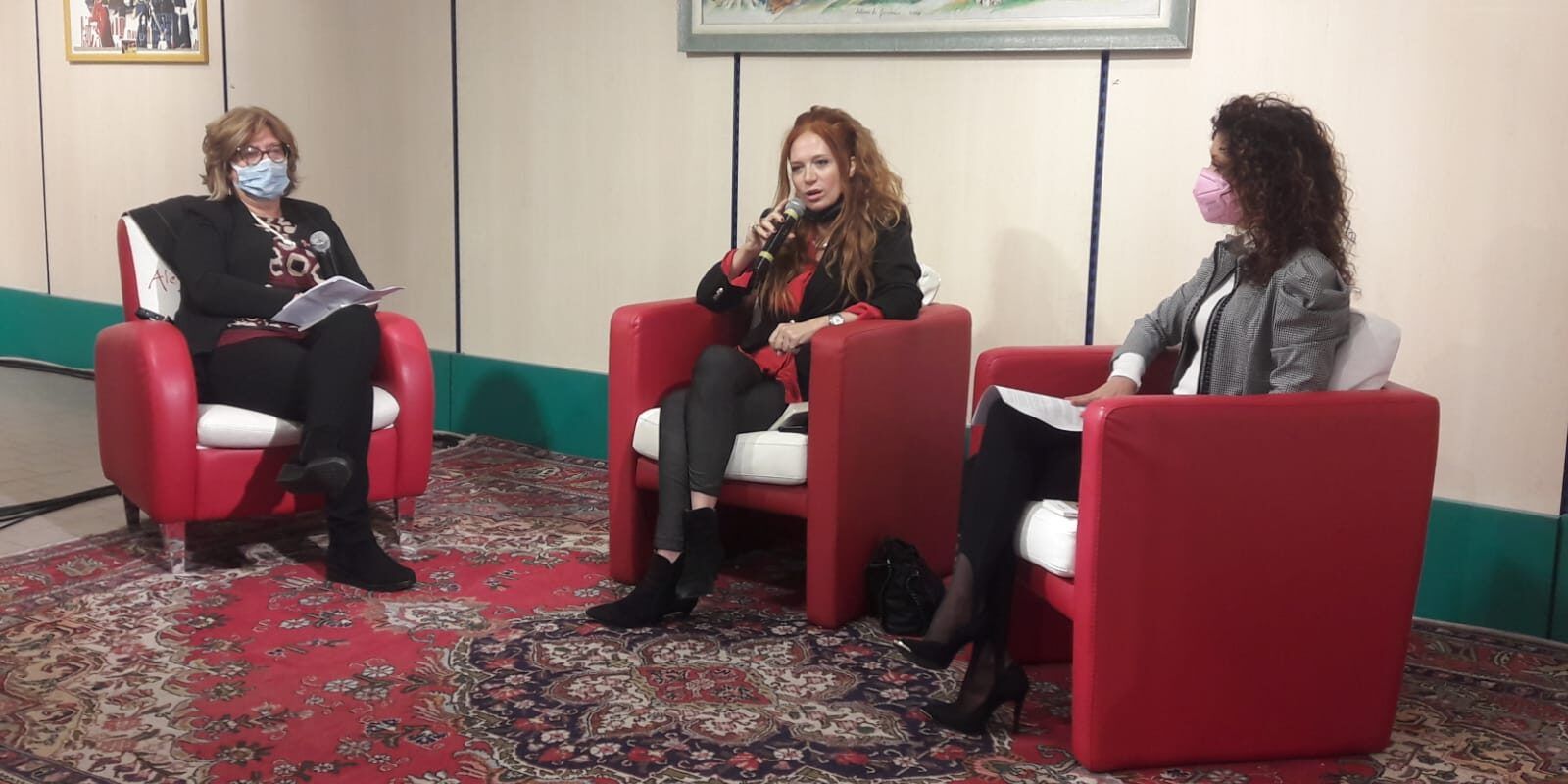 Vibo, presentato “Mia o di nessun altro” il libro di denuncia di Catia Acquesta