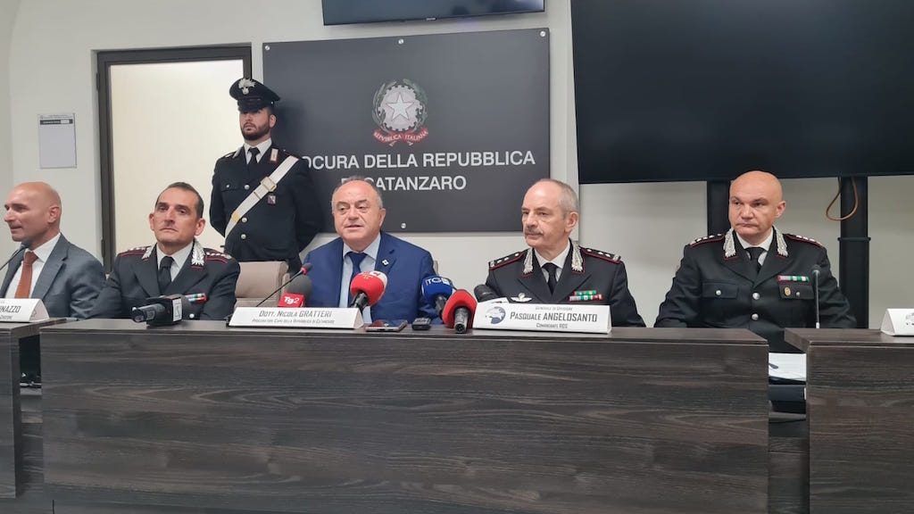 “Glicine-Acheronte”, chiesto il rinvio a giudizio per 126 indagati. Ci sono Oliverio, Sculco e Adamo – I NOMI