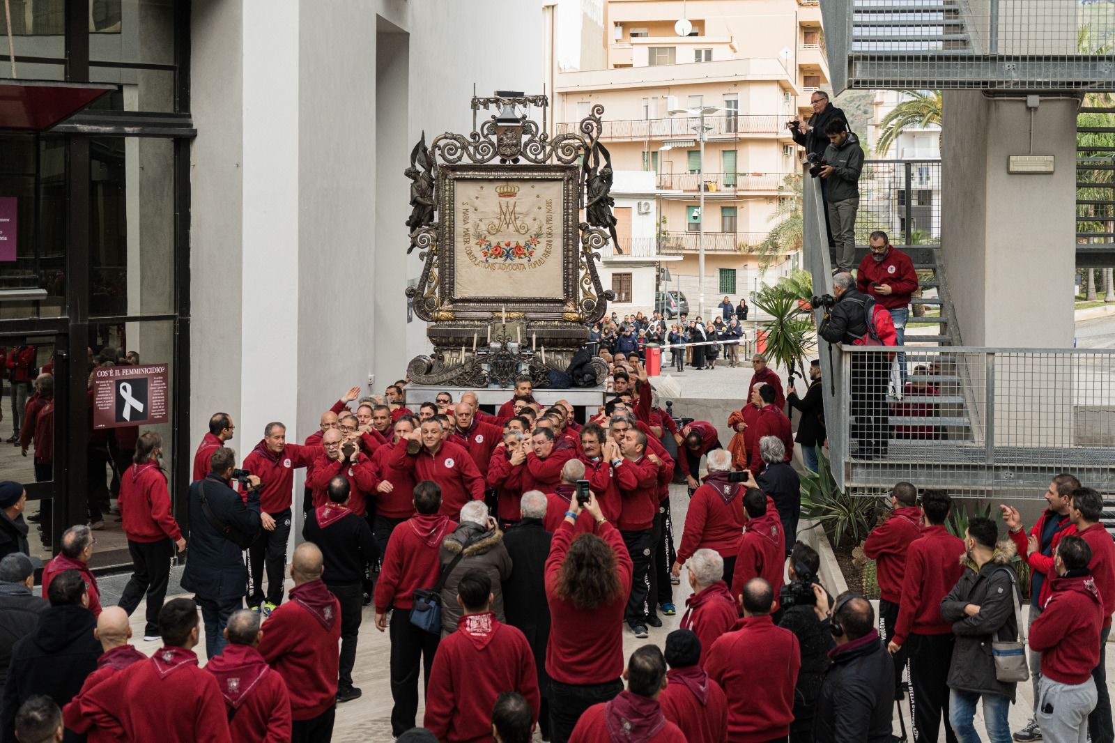 Inizia il restauro della Vara a Reggio. Irto: «Un giorno di festa»