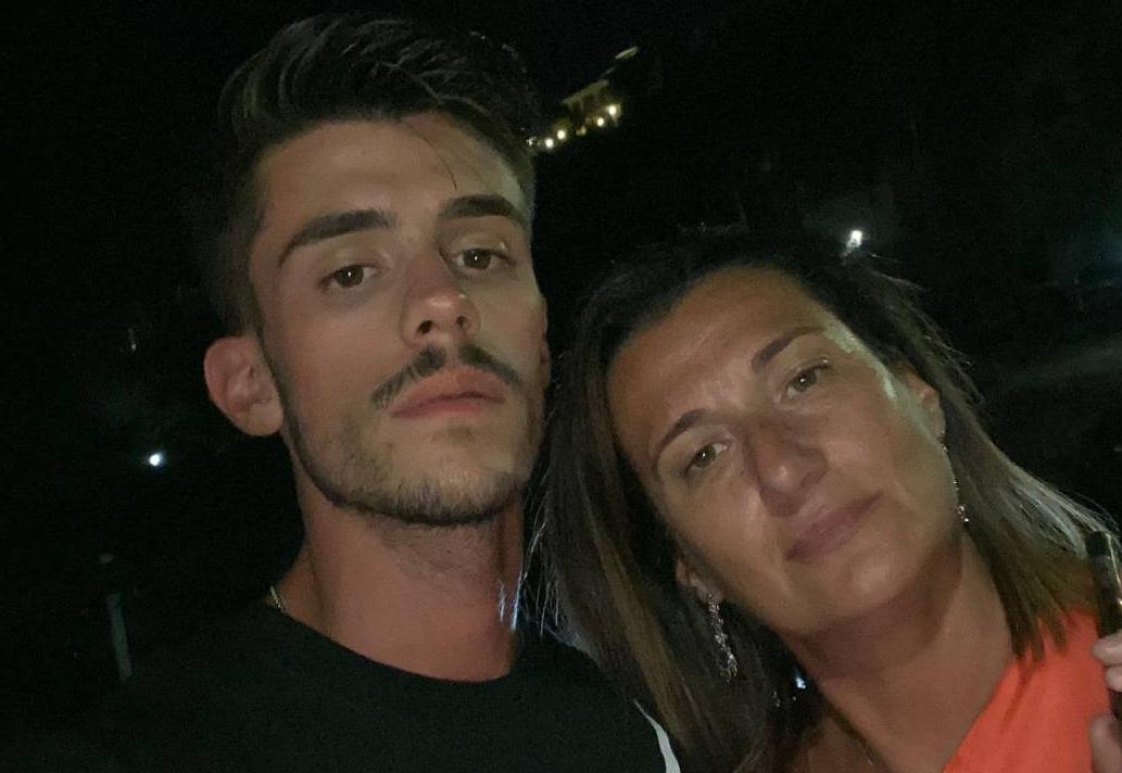 La mamma di Filippo: «Chi lo ha ucciso ci disse che non dovevamo aprire lì il nostro lido»