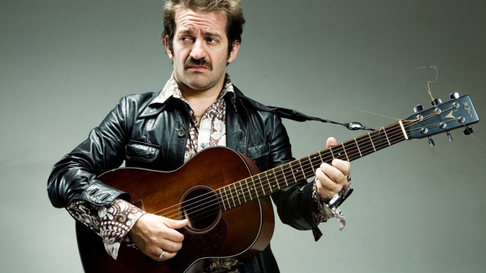 Peppe Voltarelli, da rocker di provincia a «bluesman del Mediterraneo»