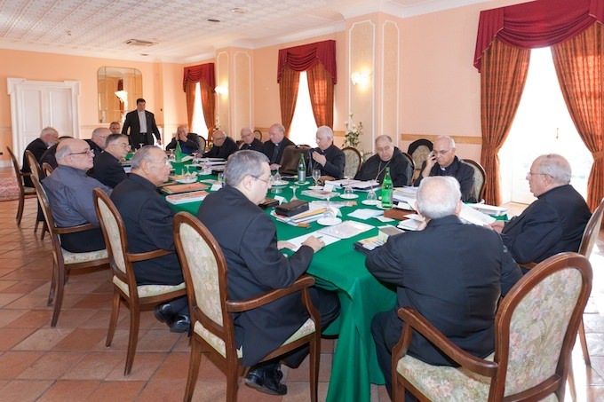 I vescovi cercano unità all'ombra della Certosa