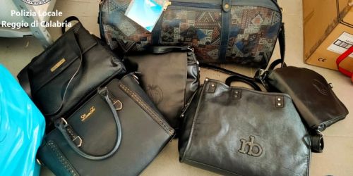 "Tarocchi" di lusso, sequestrate 130 borse contraffate a Reggio Calabria