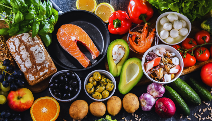 La cronodieta mediterranea, nuova piramide alimentare basata su ritmi biologici