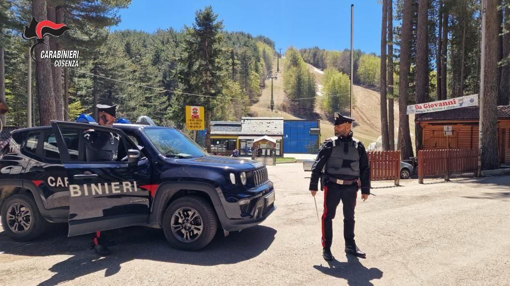 Spezzano della Sila, minacce e molestie ad una donna. Ai domiciliari un 34enne