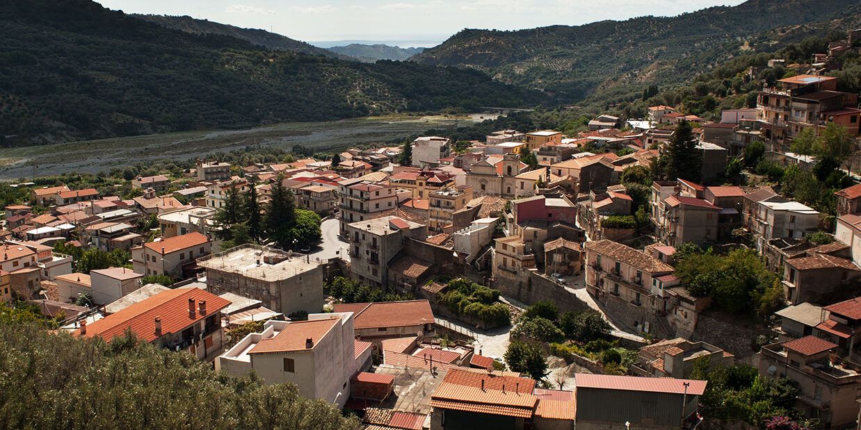 L’amministrazione comunale di Bagaladi: «Nessun bando flash, procedura trasparente e cristallina»