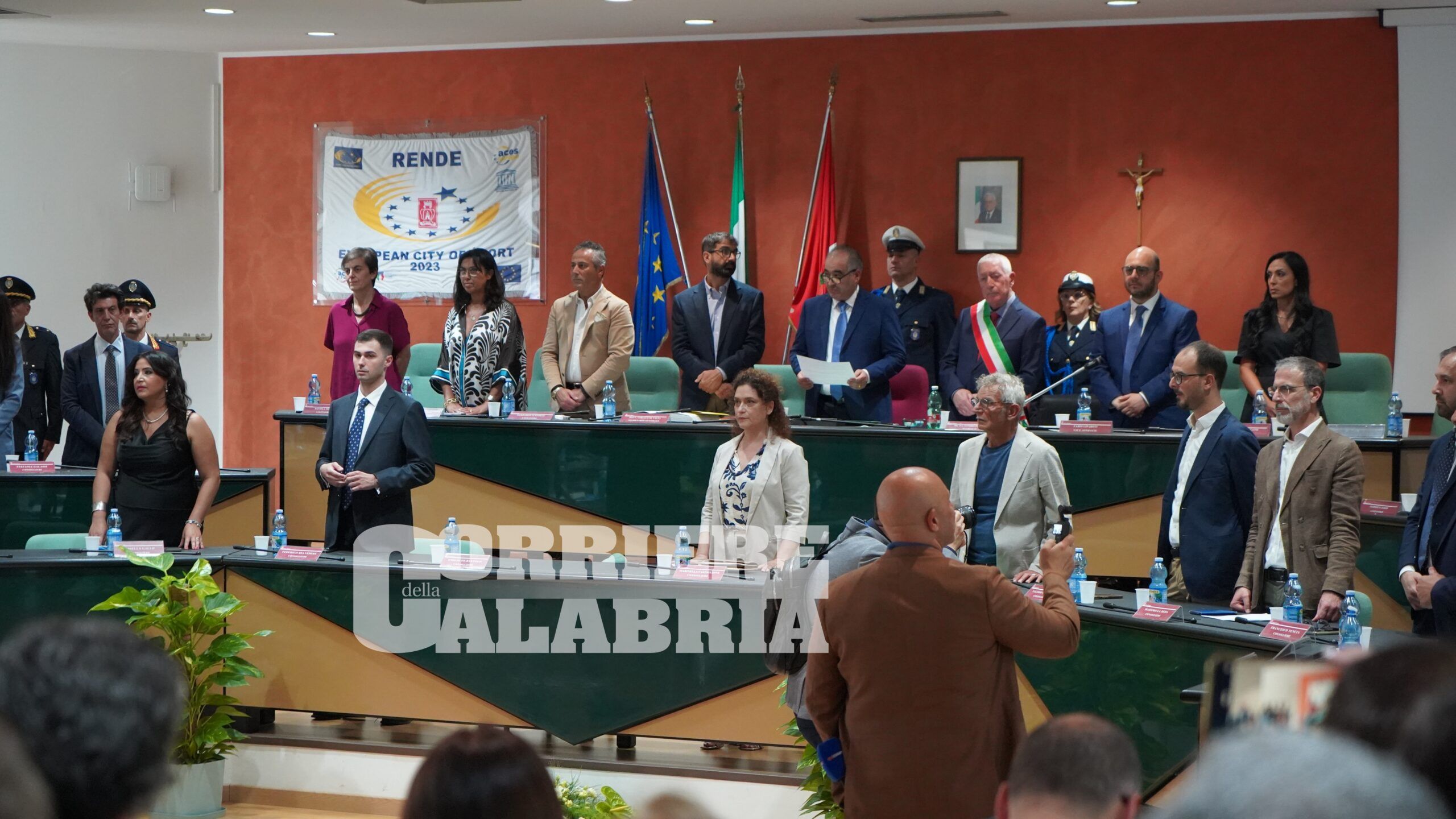 Rende, riecco la politica. Il primo consiglio della (nuova) era Principe: «Non lasceremo indietro nessuno»