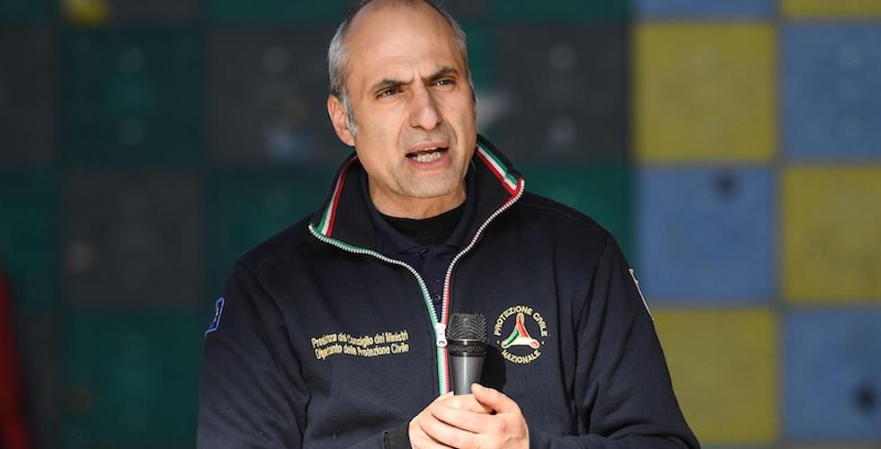 Il capo della ProCiv: «In Aspromonte bruciati 4mila ettari. Spetta alle Regioni intervenire sui roghi»