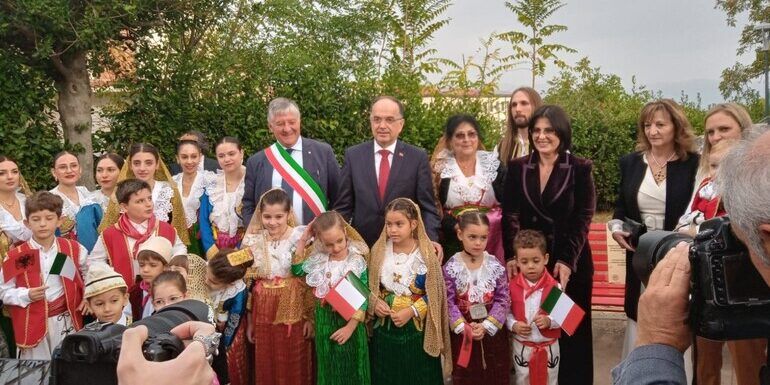 Il presidente dell’Albania “abbraccia” la Calabria: «La nostra amicizia ha radici profonde»