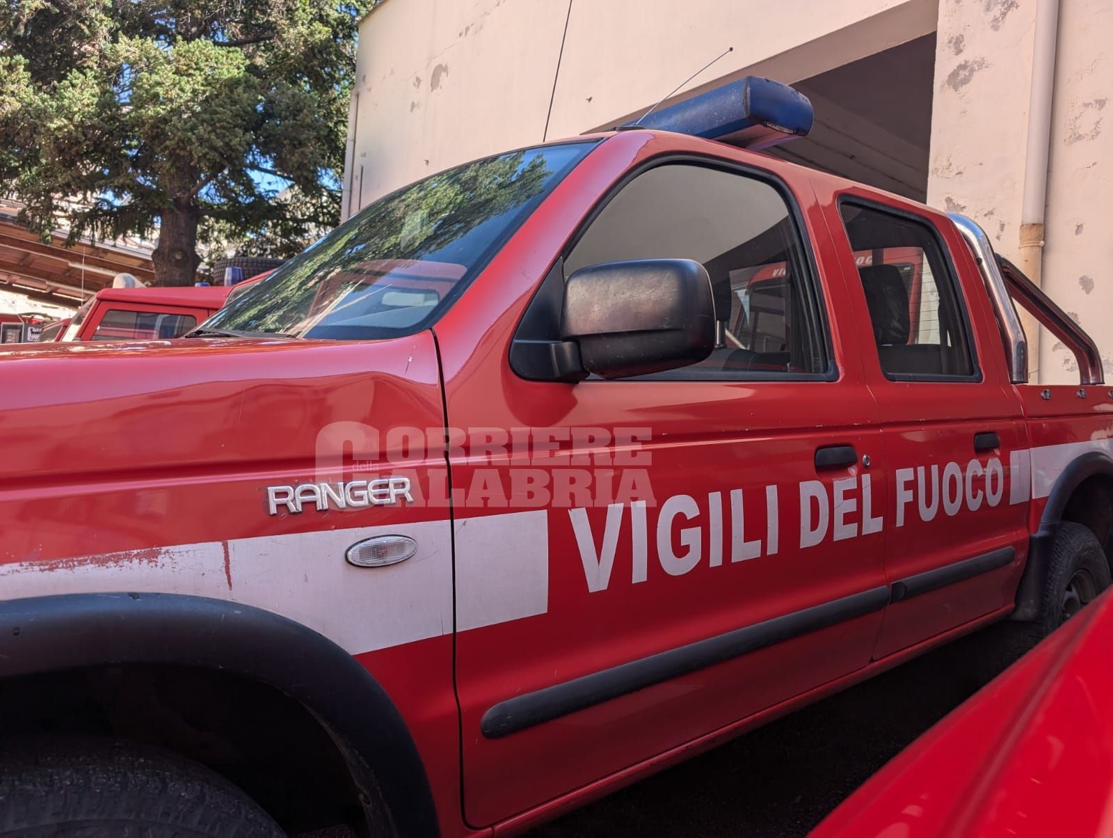 Esplosione in una palazzina del Tirreno Cosentino: evacuato lo stabile