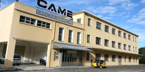 Bomba a Cetraro, il monito del vescovo: «È il momento di restare uniti»