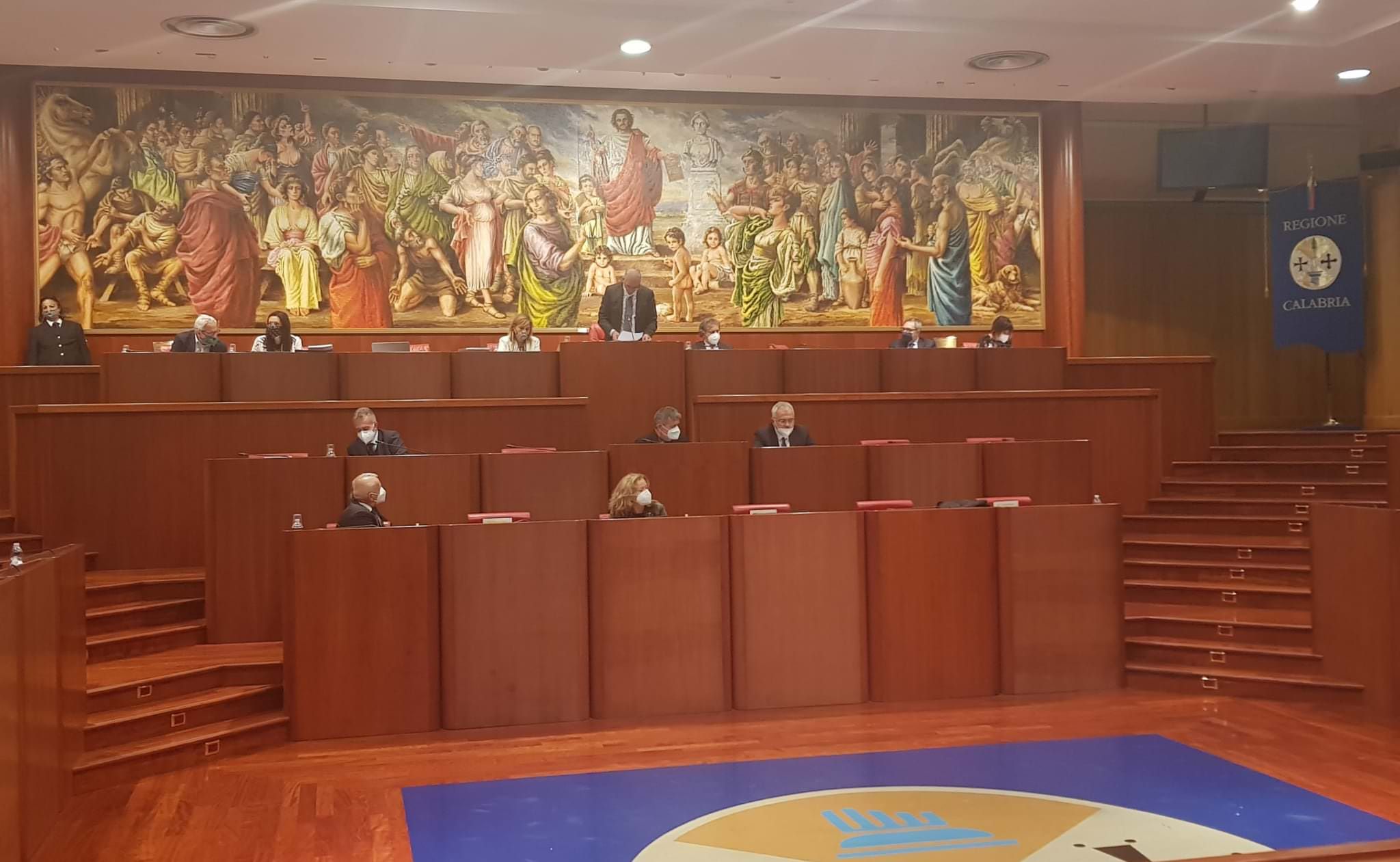 I titoli di coda del Consiglio, il centrodestra si prende il "banco"