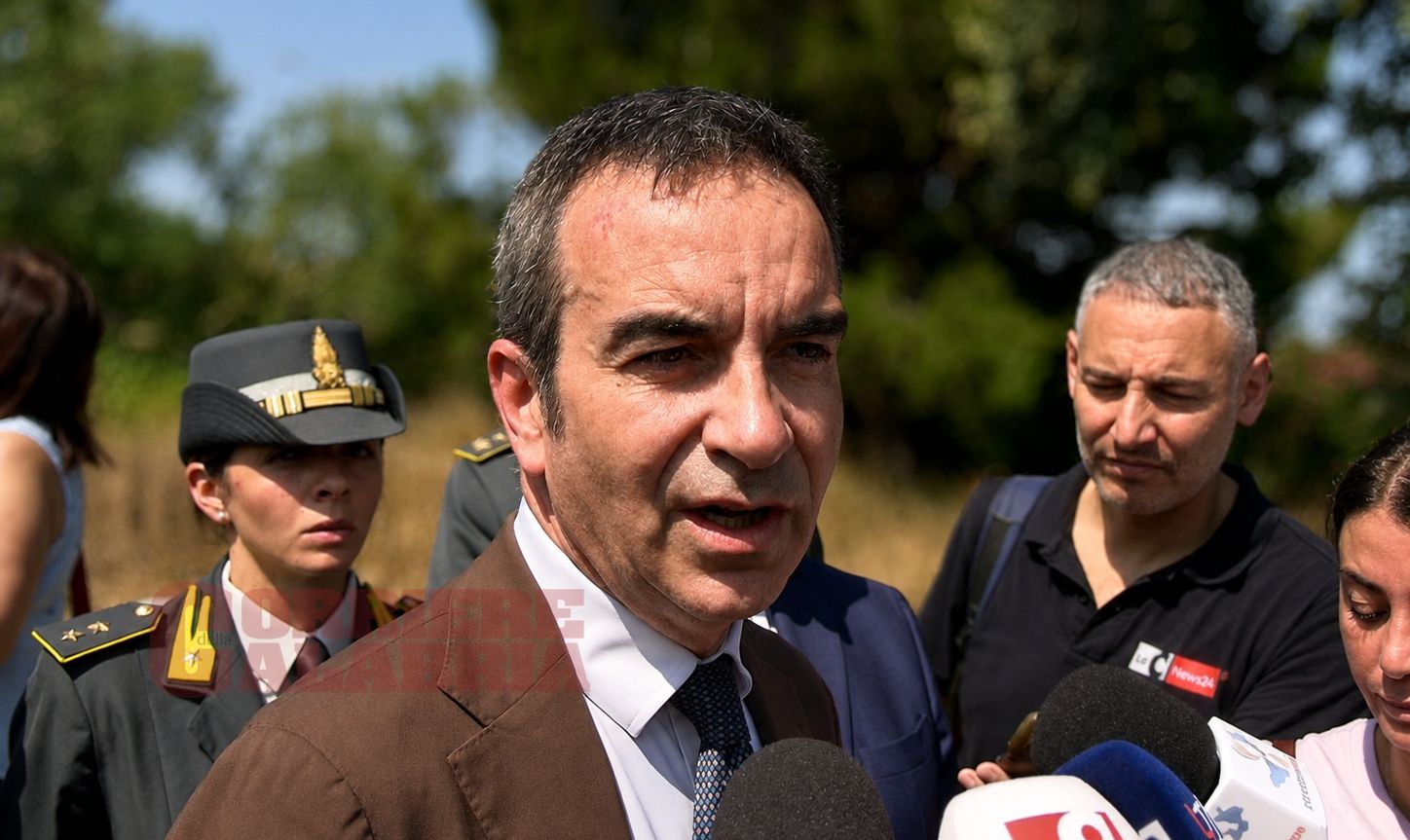San Ferdinando, Occhiuto: «La demolizione sia definitiva, la Calabria diventi un esempio» – VIDEO