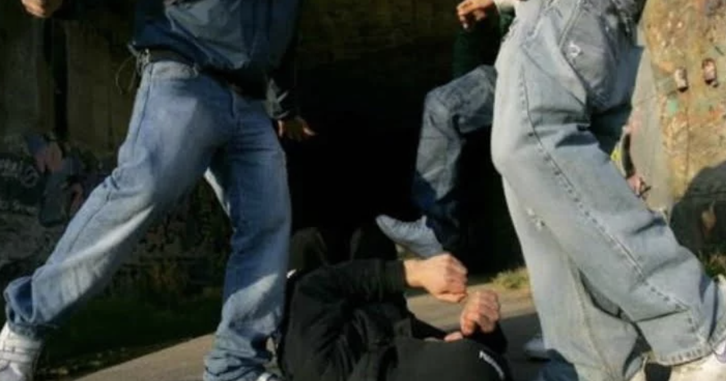 Maxi rissa con sassi e bottiglie a Castrovillari, arrestati 6 giovani