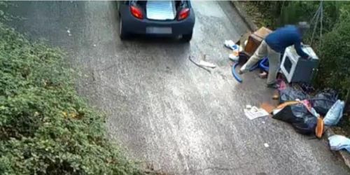 abbandono di rifiuti cosenza video trappola