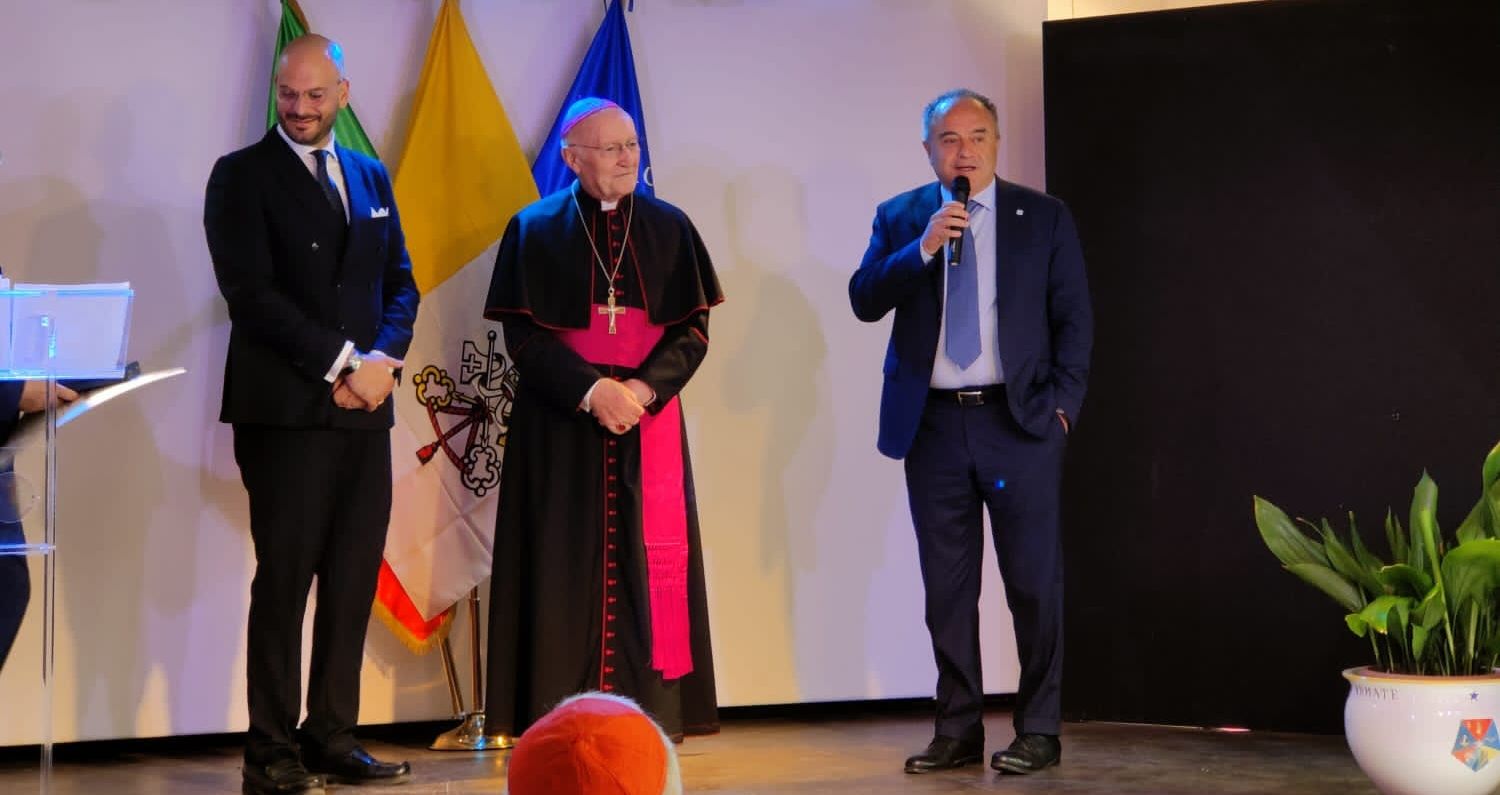 Il circolo delle Forze armate premia Gratteri: «Magistrato instancabile e tenace»