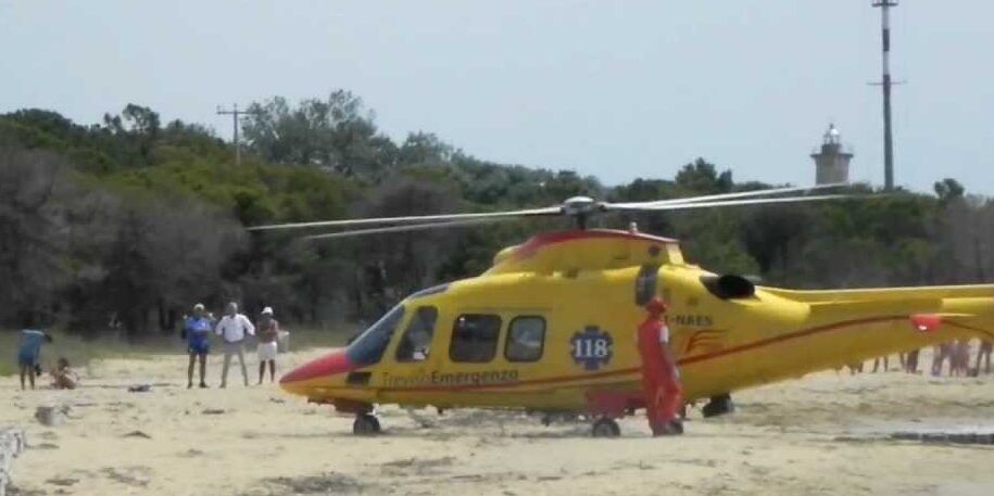 Malore in spiaggia per il giudice Lento, trasportato all’Annunziata con l’elisoccorso