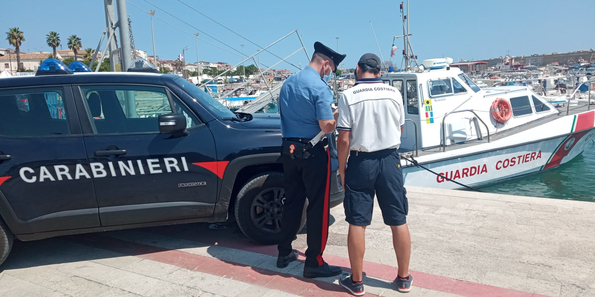 Strongoli, lidi e barche occupano abusivamente oltre 6mila metri quadri di litorale