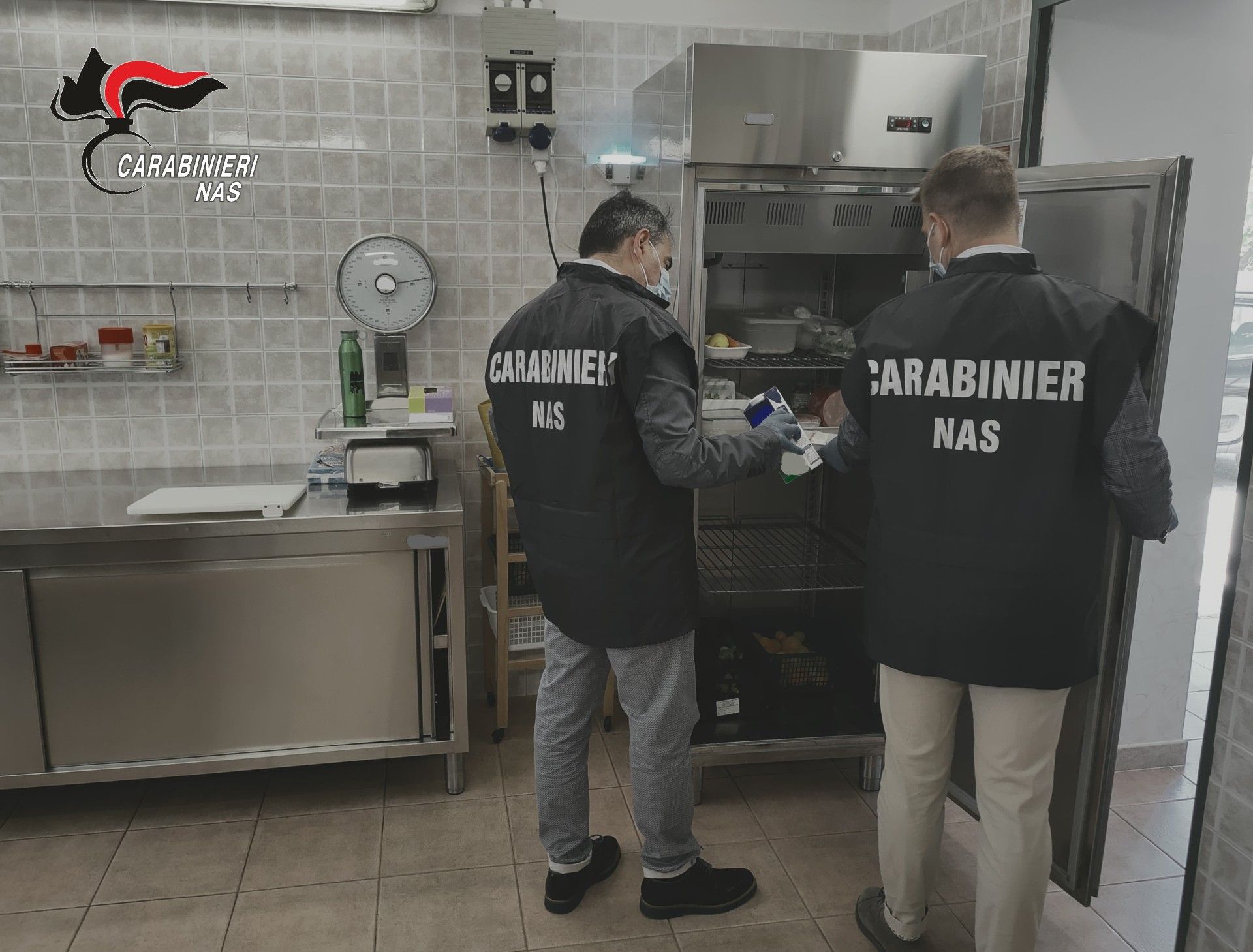 Reggio Calabria, i Nas sequestrano una tonnellata di alimenti