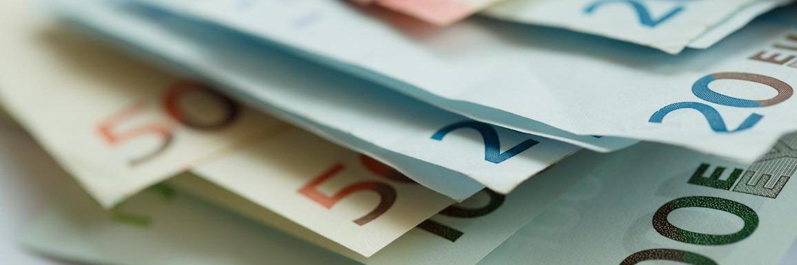 Riciclaggio, corruzione e ricettazione: 33 indagati