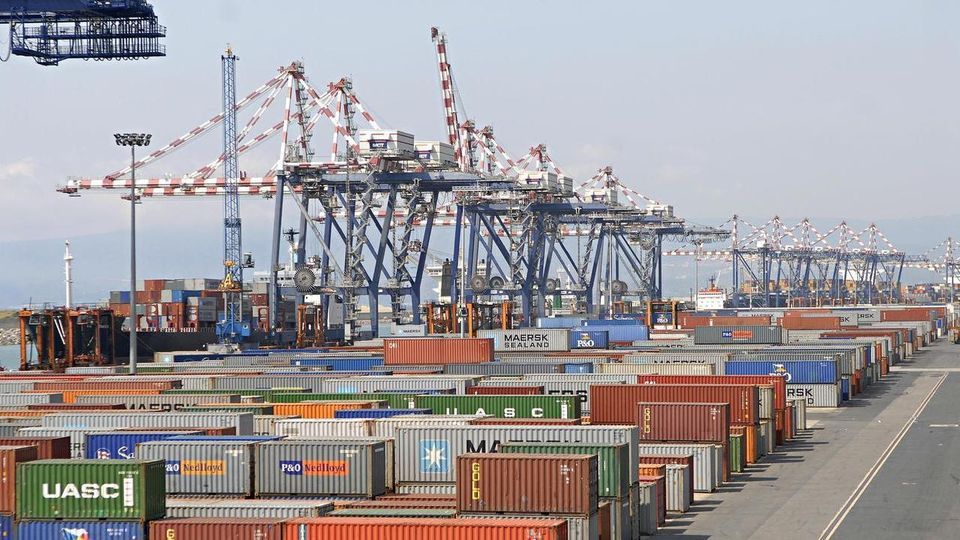 Narcotraffico, la mazzetta per il dipendente dell’Agenzia delle dogane. «Ha alterato i controlli»