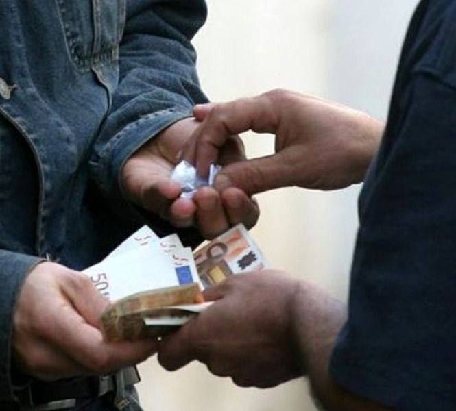 La via dello spaccio nella Cosenza bene