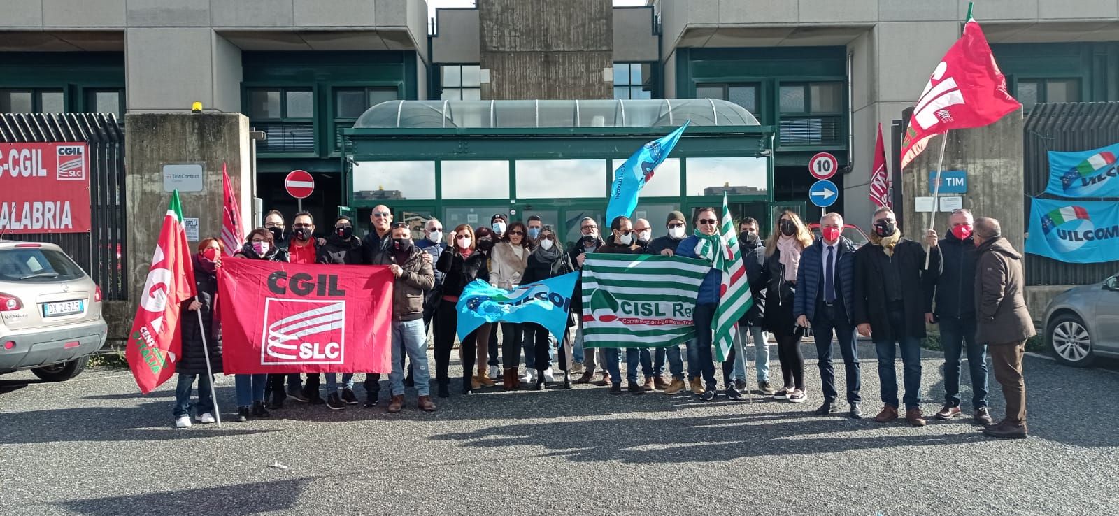 Telecomunicazioni, sit in a Catanzaro dei sindacati: «A rischio mille lavoratori»