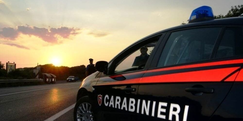 Ruba un auto e tenta la fuga a Falconara, beccato a Nocera