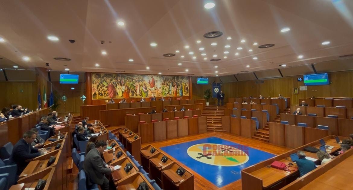 Approvata all’unanimità la legge tampone per salvare gli ospedali in crisi