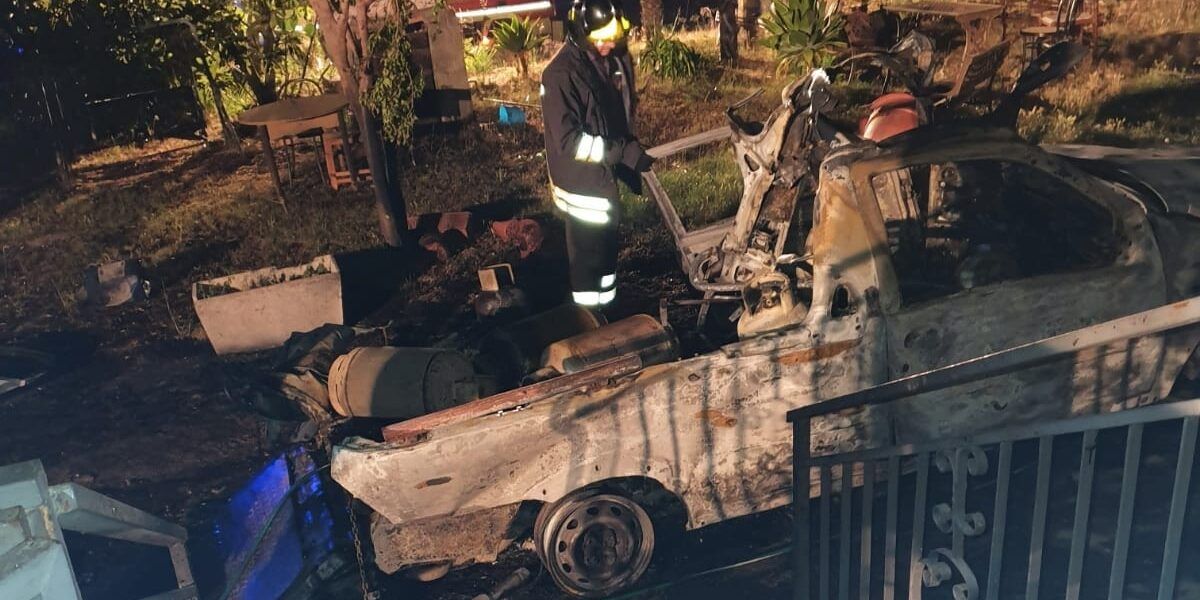A fuoco un mezzo di trasporto di bombole di gas nel Crotonese, si ipotizza la matrice dolosa