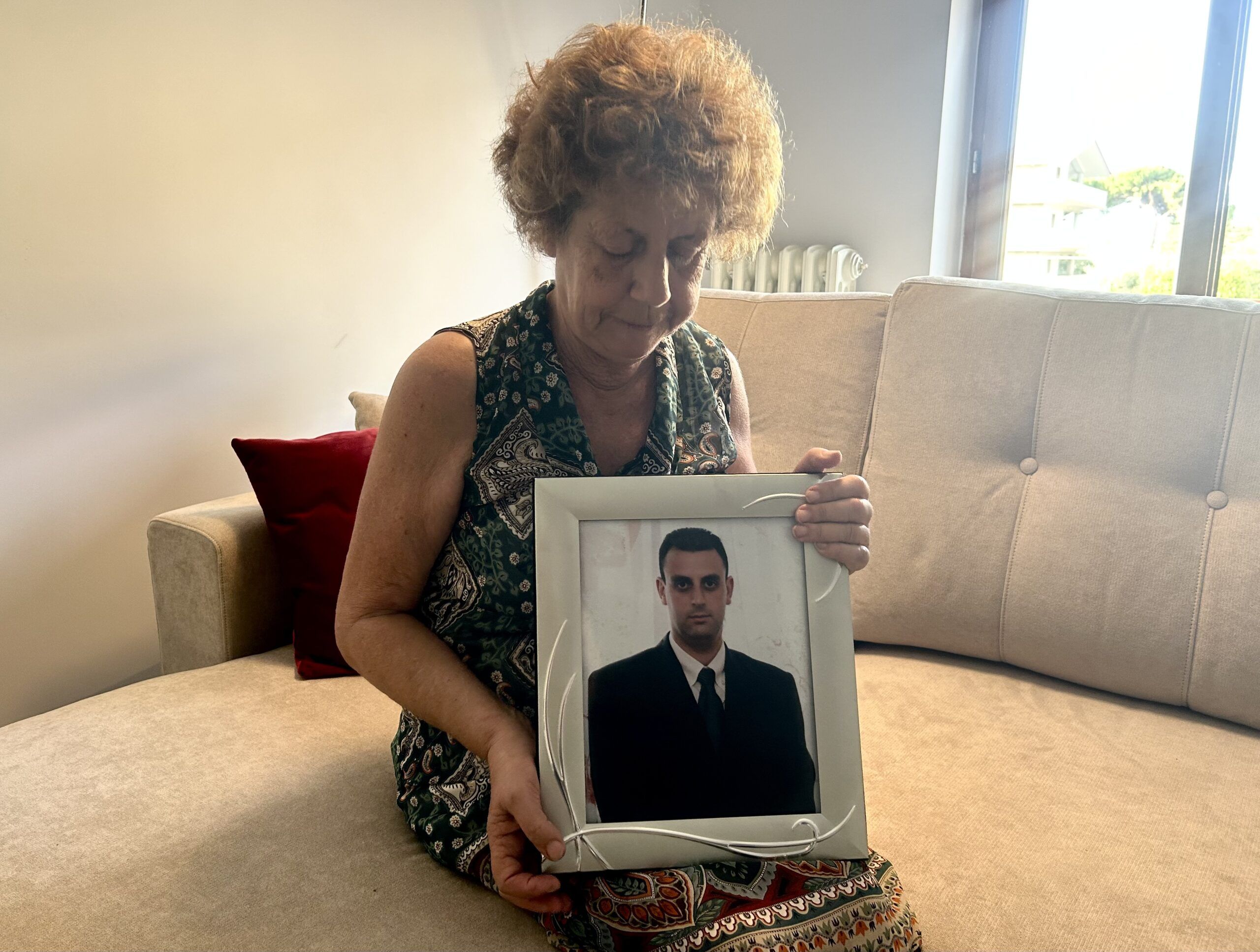 Il ricordo di mamma Liliana per i 50 anni di Massimiliano Carbone: «Mite e generoso, si stupiva per le piccole cose»