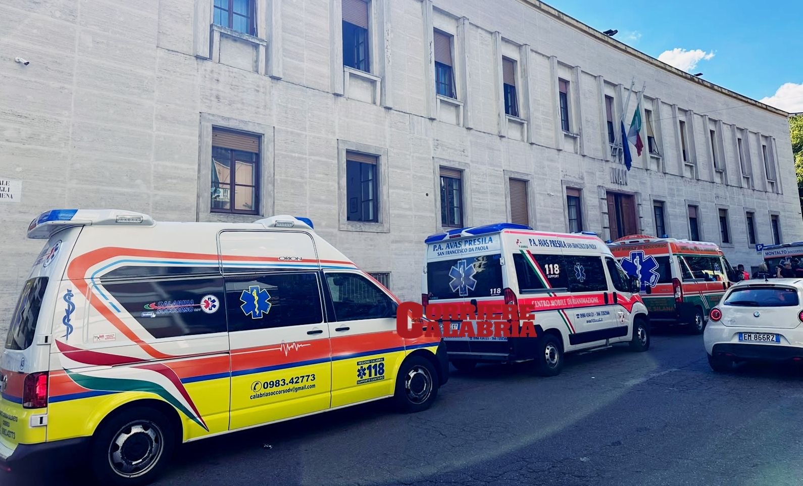 Cosenza, protesta delle associazioni del 118 – FOTO E VIDEO
