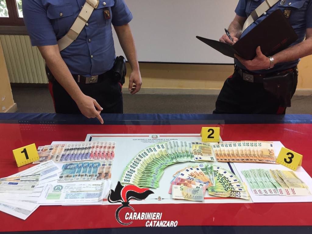 Usuraio arrestato in flagrante a Chiaravalle: sequestrati 250mila euro