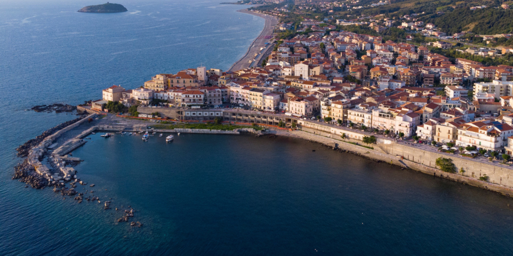 Diamante, basta un post e divampa il derby calabro/campano