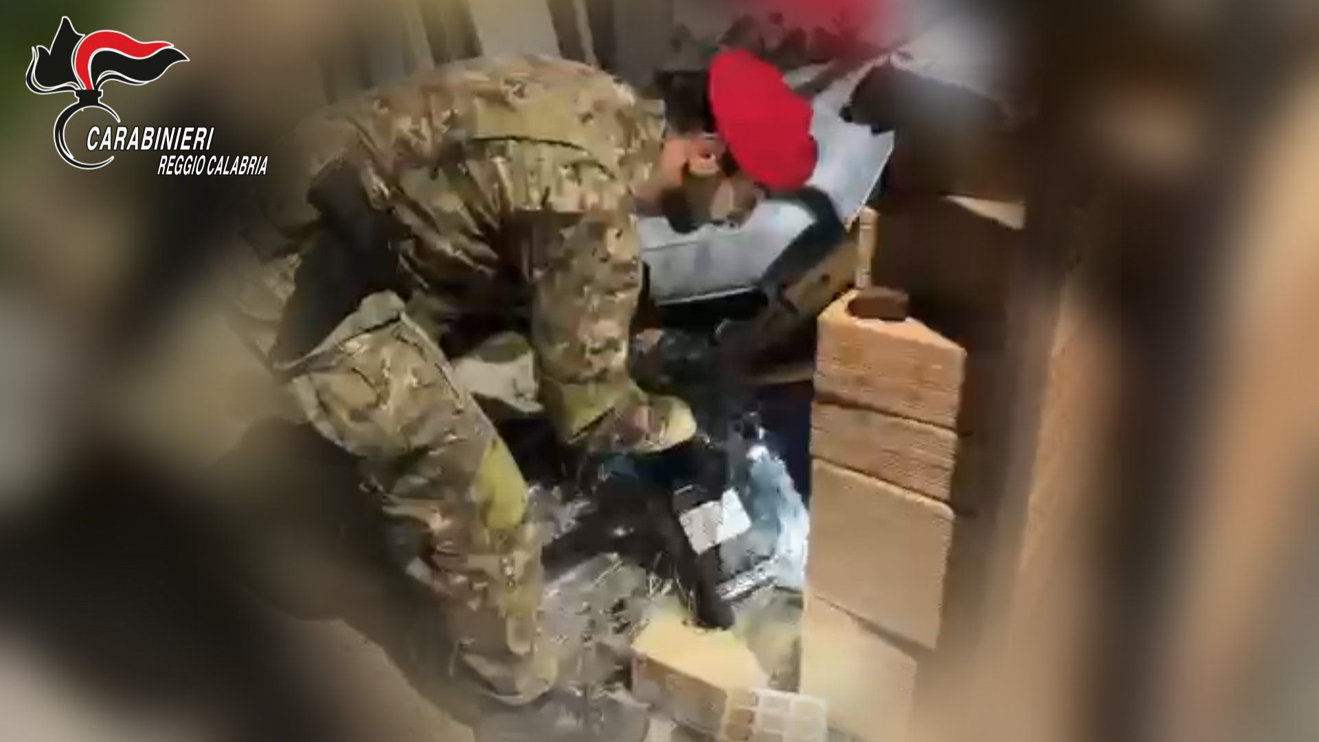 Bianco, il fiuto del fido “Manco” aiuta a ritrovare una notevole quantità di stupefacenti – VIDEO