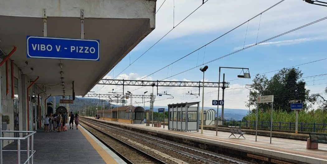 Grave episodio di violenza a Vibo Valentia, aggredito dirigente comunale