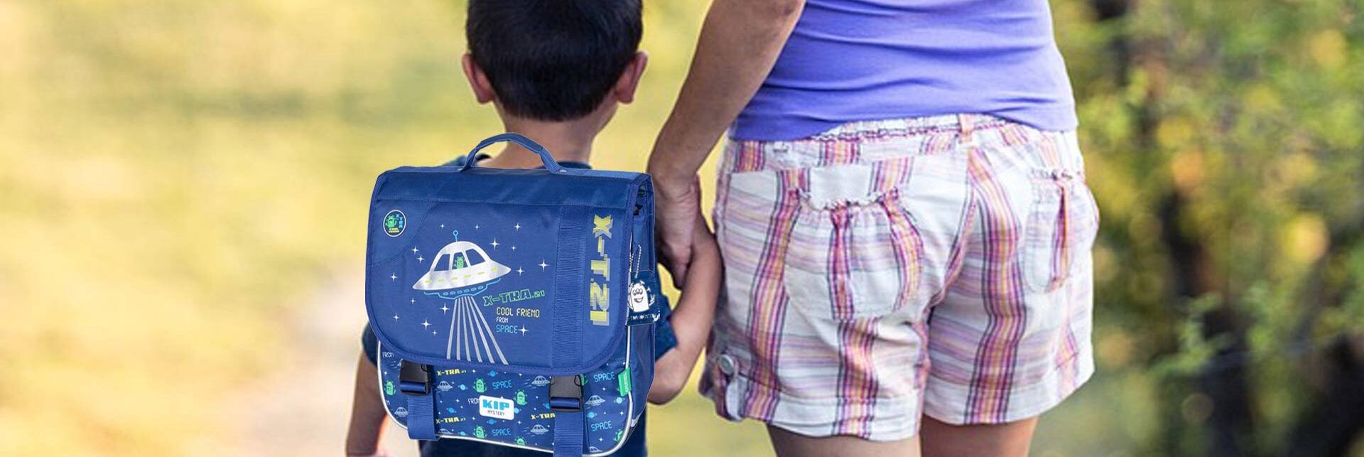 Usa il figlio di 9 anni per riscuotere crediti di droga, arrestata