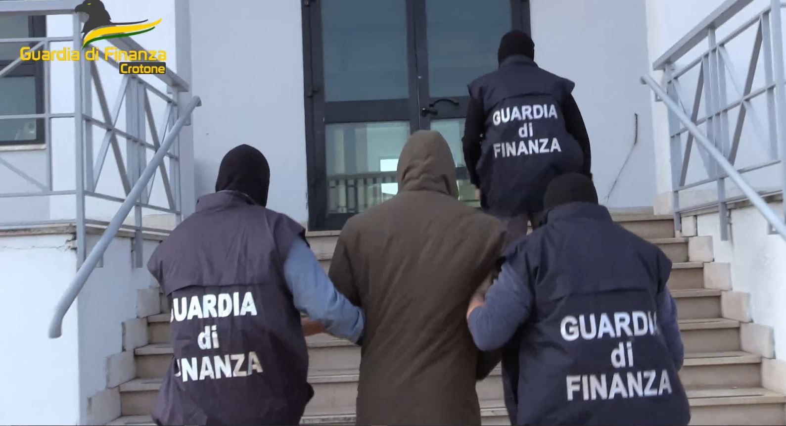 ‘Ndrangheta, operazione nel Crotonese e Catanzarese: eseguite dieci misure cautelari – NOMI E VIDEO