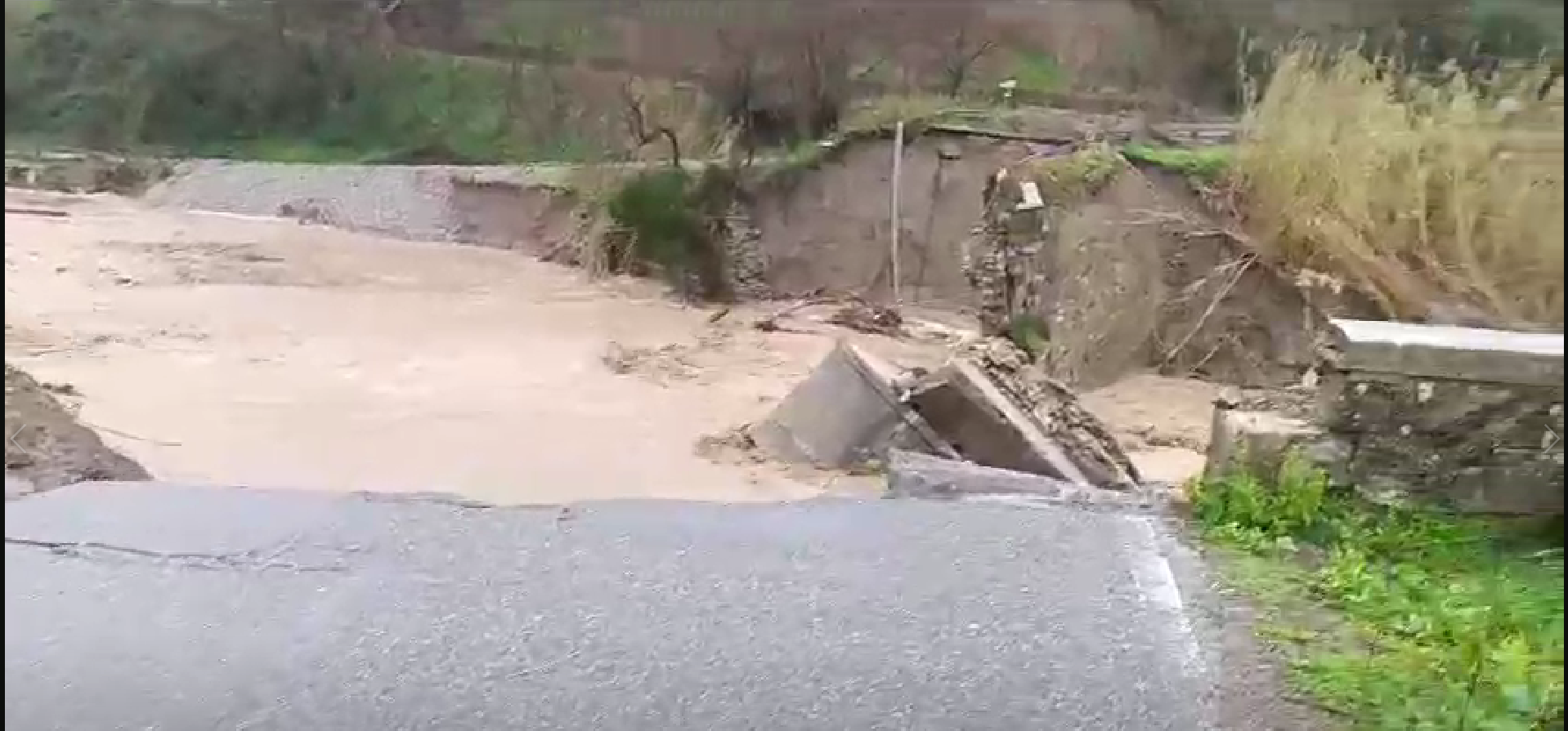 Allagamenti, scuole chiuse e treni soppressi: nuova ondata di maltempo sul versante jonico