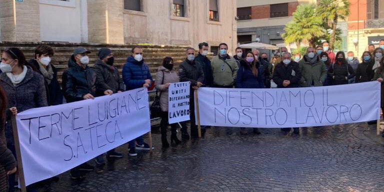 Addetti Sateca in protesta a Reggio: «Aspettiamo risposte concrete»