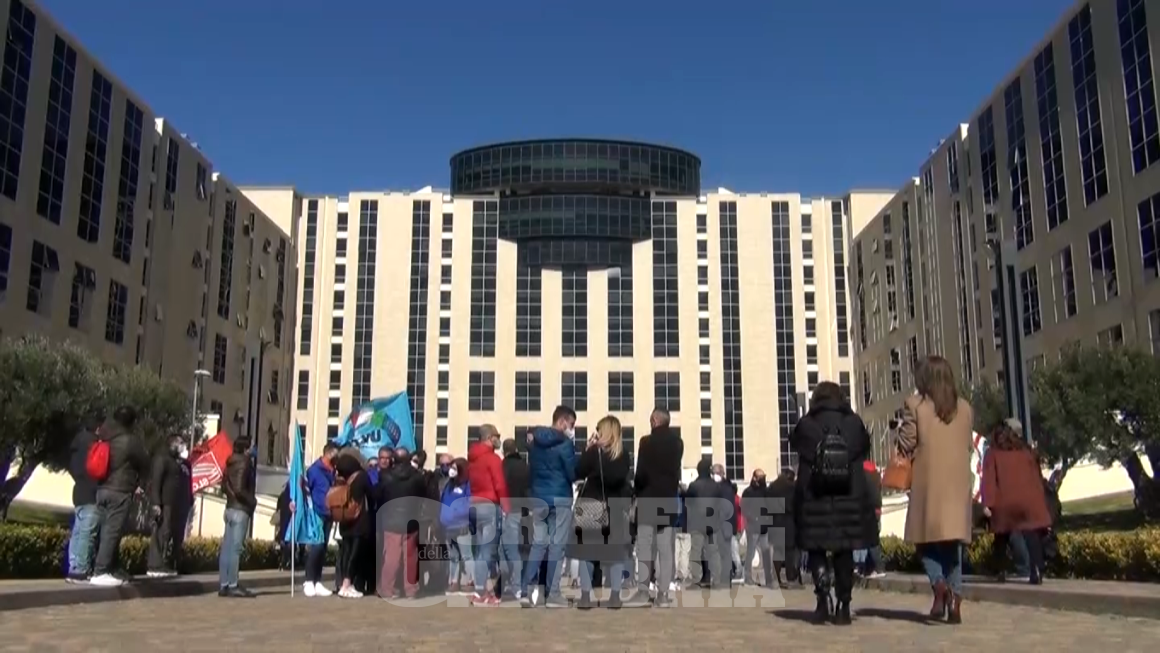 Tim, l’allarme dei sindacati: «In Calabria si rischiano mille esuberi»