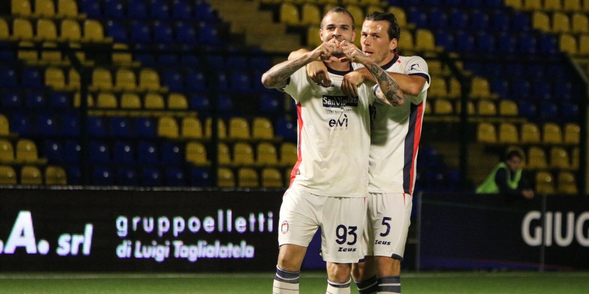 Il Cosenza vuole strappare Tumminello al Crotone. Ma la trattativa non è semplice