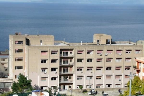 Lucrava sui pazienti malati di cancro, medico sospeso