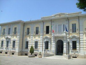 Palmi, il sindaco azzera la giunta